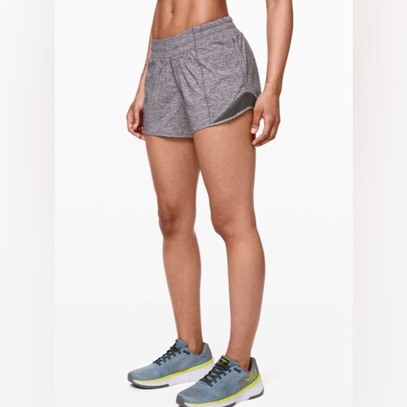 lululemon athletica Pants - Lululemon Athletica Hotty Hot shorts II 4” size 6
